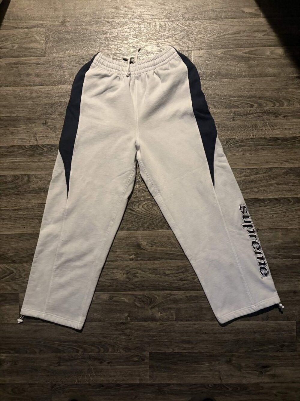 Supreme Division Sweatpants XL Natural Cream Navy FW24